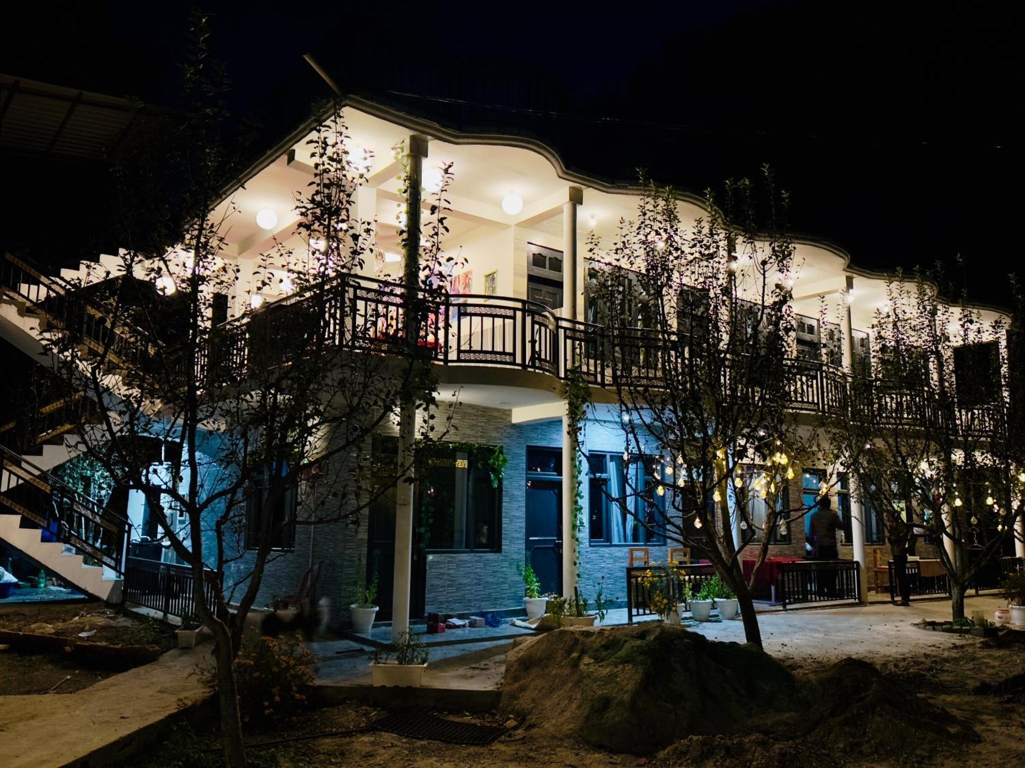 Hotel Rare House Kalgha Esterno foto